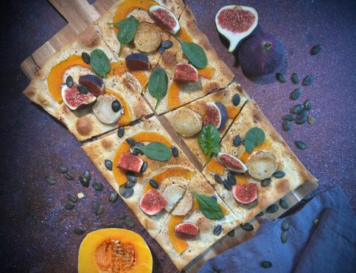 Kürbis-Flammkuchen mit Ziegenkäse und Feigen